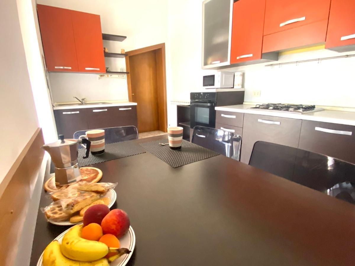 Casa Fanny Hotel Кастелнуово дел Гарда Екстериор снимка